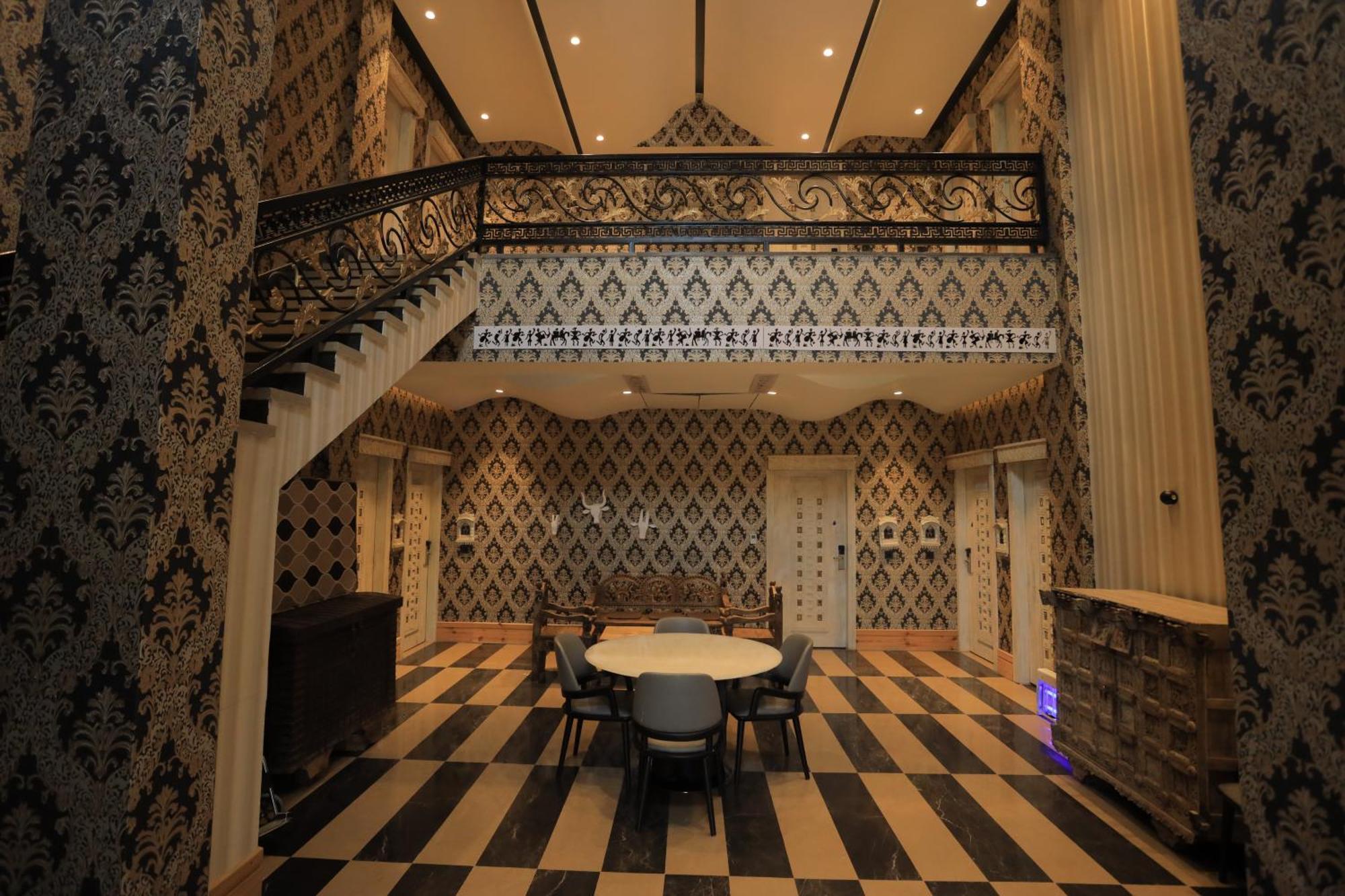 Hotel The Royal Venetian Samalkha